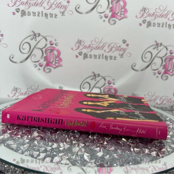 Kardashian konfidential book kardashians Kim khloe Kourtney pink kisses glitter - Picture 3 of 7
